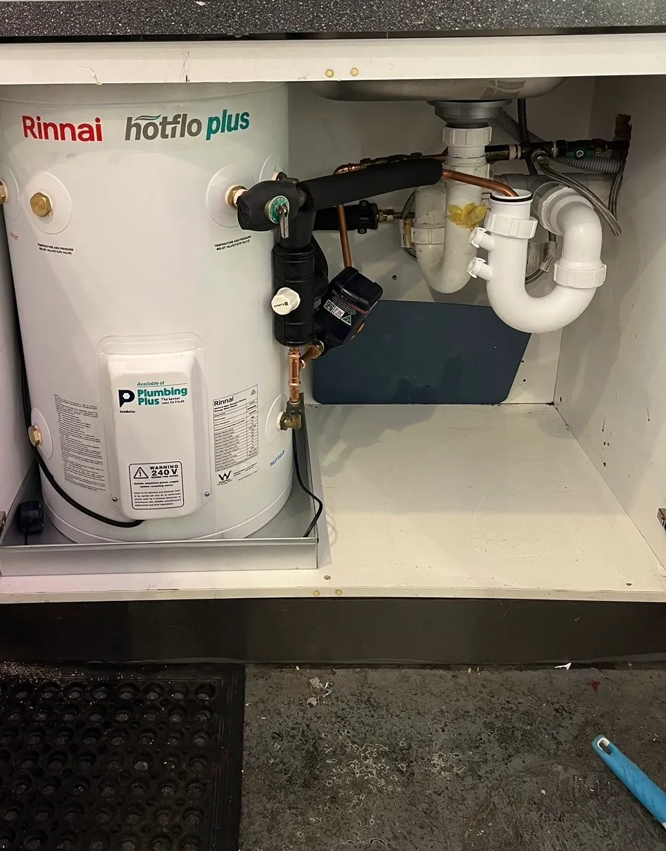 Rinnai Hotflo Plus small electric hot water system